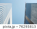 オフィス街と空 76293813