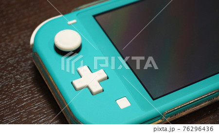 携帯用ゲーム機（任天堂switchの左側スティックと十字キー）＜02＞ 76296436