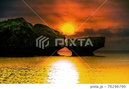 okinawa sunset 76296790