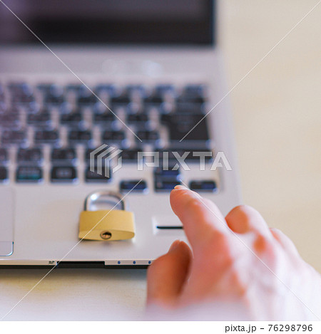 指紋認証　生体認証　ログイン　【セキュリティ　イメージ】 76298796