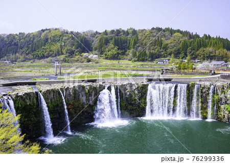 東洋のナイアガラと称される原尻の滝(大分県) 東洋のナイアガラと称される原尻の滝(大分県) 76299336