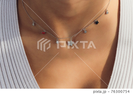 Close up Detail of a Beautiful Necklace in Glamour Shot - Image of a beautiful precious piece around model s neck. 76300754