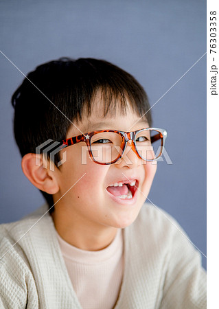勉強嫌いなお調子者の小学生 76303358