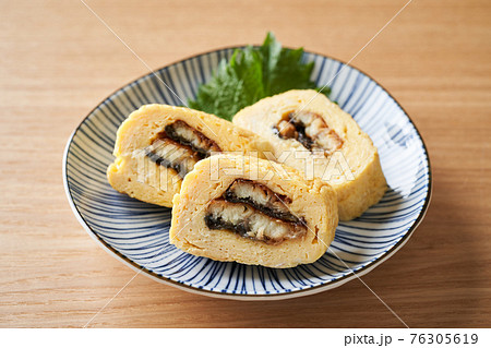 う巻き卵（うなぎ入り玉子焼き） 76305619