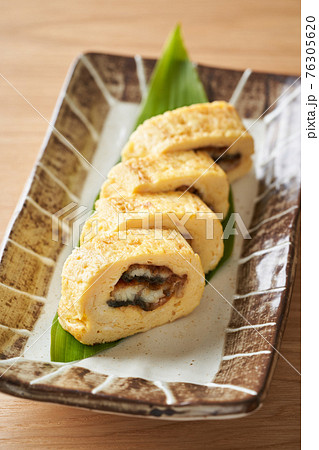 う巻き卵（うなぎ入り玉子焼き） 76305620