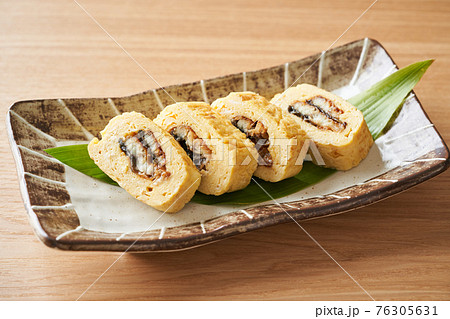 う巻き卵（うなぎ入り玉子焼き） 76305631