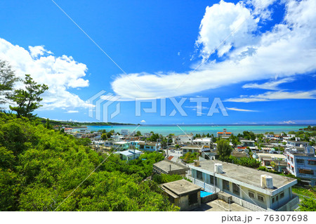 沖縄　恩納村の俯瞰 76307698