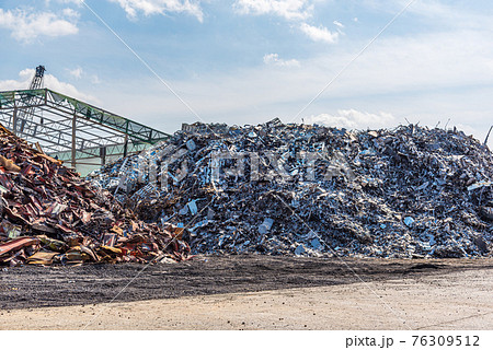 金属のスクラップ 金属のスクラップ 76309512