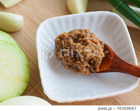 味噌 豆 食べ物 76309667
