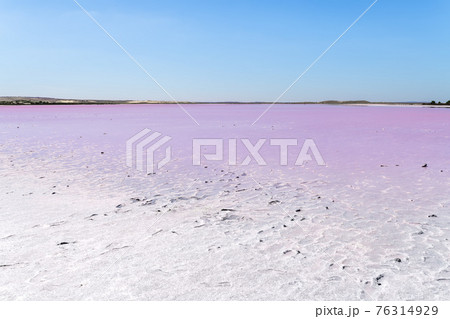 Dried up Pink Lake in South Australia 76314929