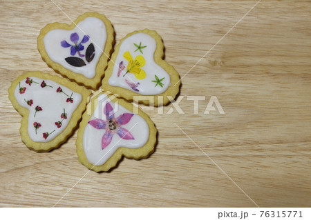 野の花とハーブのクッキー 76315771