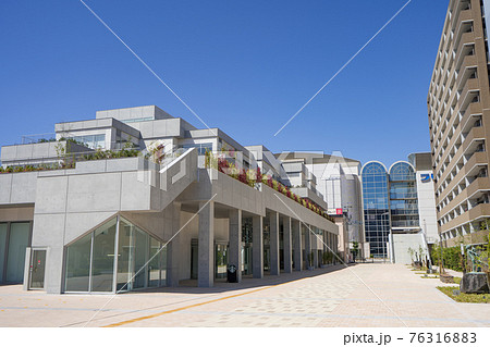 小牧市中央図書館 76316883