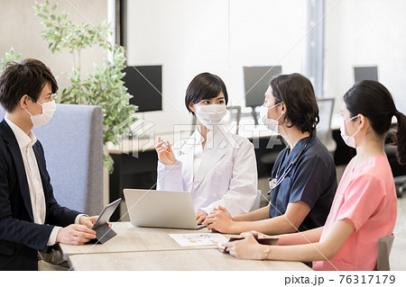 医療従事者打合せ 医療従事者打合せ 76317179