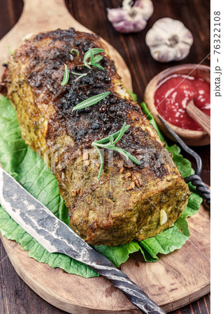 Filet of pork roasted with garlic 76322108