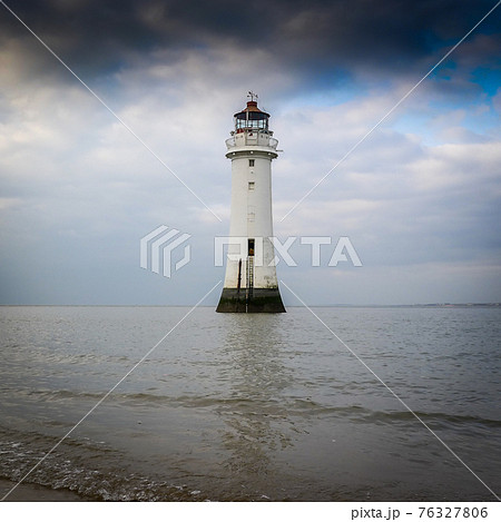 The lighthouse at New Brighton, Merseyside, UK. 76327806