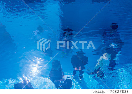 Kanazawa 21st Century Museum Swimming Pool Kanazawa 21st Century Museum Swimming Pool 76327883