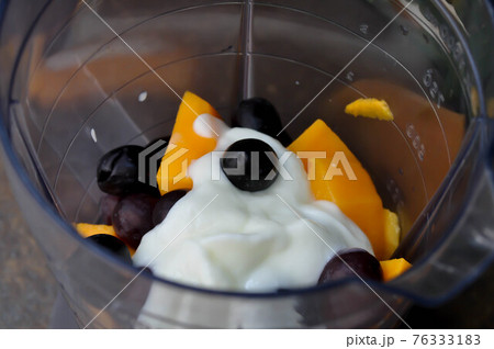 grape and mango for blend, grape and mango in blender 76333183