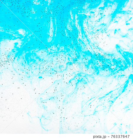 air bubbles and aquamarine watercolour flowing 76337647