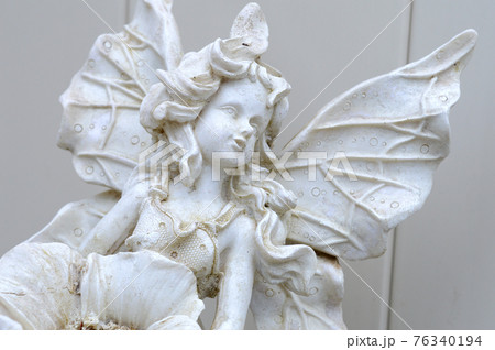 Charming Garden Statue Charming Garden Statue 76340194