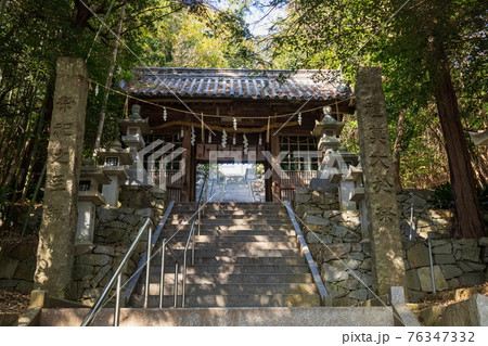 竜桜公園　川東八幡神社　神門　（香川県高松市） 76347332
