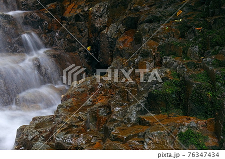 滝の風景 滝の風景 76347434