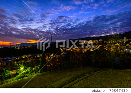 宝塚市、山手台北公園から見た夕景、12月7日、日本 76347459