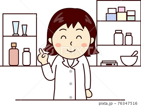 薬の説明をする女性薬剤師 76347516