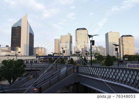 早朝の京浜東北線川口駅東口にて 76348053