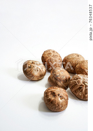 キノコ 食べ物 フード 76348537