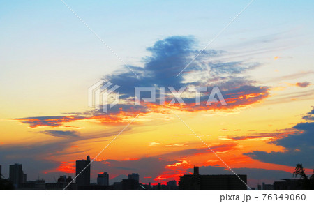 夕焼け空の風景(埼玉県川口市付近) 夕焼け空の風景(埼玉県川口市付近) 76349060