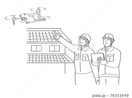 ドローンを操作する作業員の男女 76353049