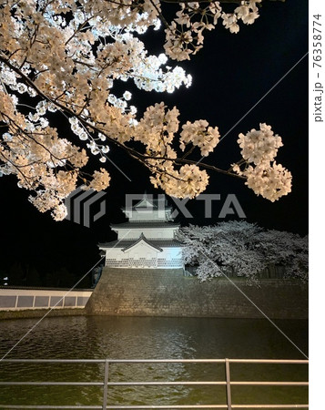 新発田城と満開の桜 新発田城と満開の桜 76358774