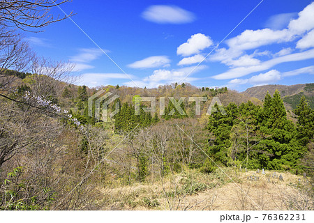 味土野女城跡から見た男城跡方面の景色（京都府京丹後市） 76362231