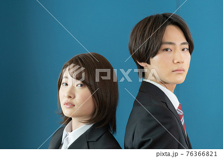 新社会人の男女 新社会人の男女 76366821