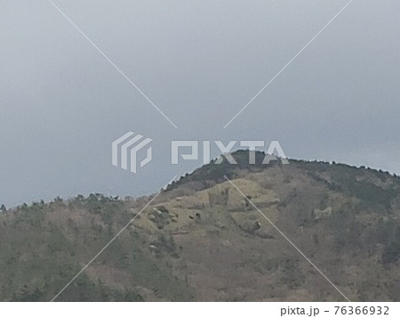 桜の季節の箱根の大文字焼です。強羅から見える箱根の名物です。 桜の季節の箱根の大文字焼です。強羅から見える箱根の名物です。 76366932