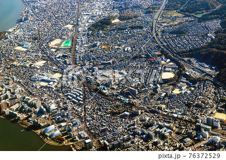 滋賀県大津市の膳所駅付近を空撮 滋賀県大津市の膳所駅付近を空撮 76372529