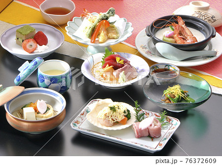 ホテルの料理　会席プラン 76372609