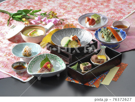 ホテルの料理　会席プラン 76372627