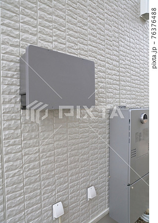 住宅の太陽光発電用パワーコンディショナ装置（PCS、給湯器） 76376488