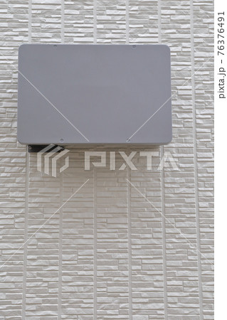 住宅の太陽光発電用パワーコンディショナ装置（パワコン、PCS） 76376491