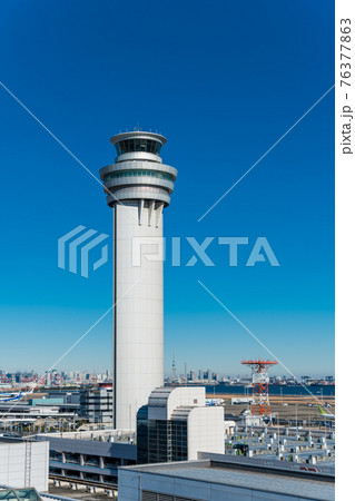 羽田空港 管制塔 の写真素材