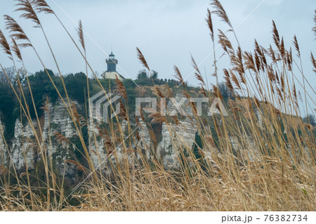 Lightouse on a chalk cliff Lightouse on a chalk cliff 76382734