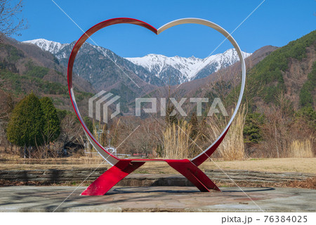 駒ヶ池から中央アルプスの眺め 駒ヶ池から中央アルプスの眺め 76384025