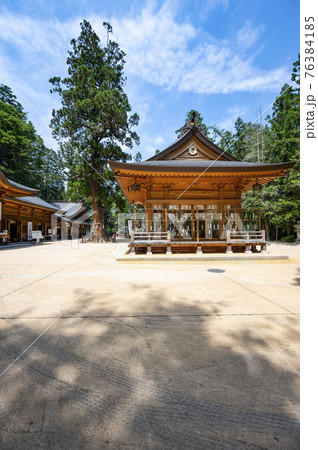 穂高神社(安曇野市)神楽殿 穂高神社(安曇野市)神楽殿 76384185
