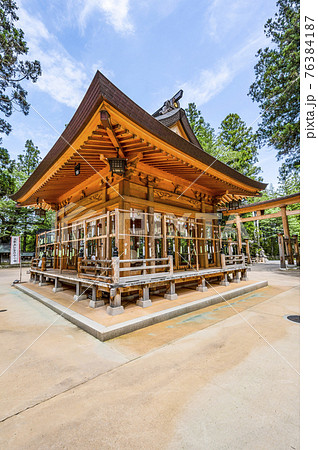 穂高神社(安曇野市)神楽殿 穂高神社(安曇野市)神楽殿 76384187