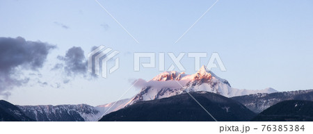 Panoramic View of the Famous Garibaldi Mountain 76385384
