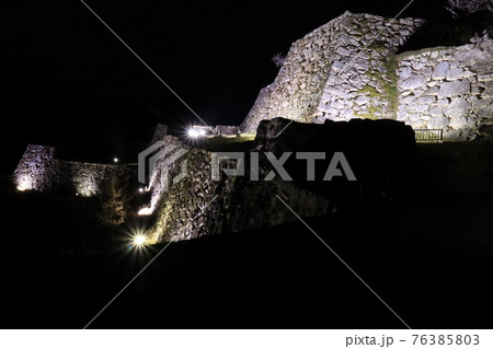 竹田城の夜桜ライトアップ 76385803