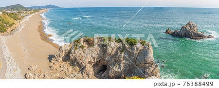 日出の石門 76388499