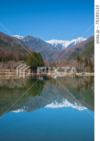 駒ヶ池より中央アルプスを望む 駒ヶ池より中央アルプスを望む 76389135