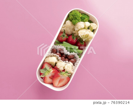 からだに優しいビタミンカラーのお弁当 からだに優しいビタミンカラーのお弁当 76390214